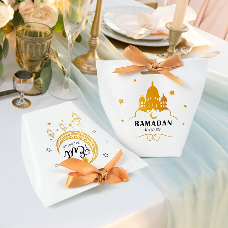 Aesthetic Eid Gift Boxes (Gold and White)
