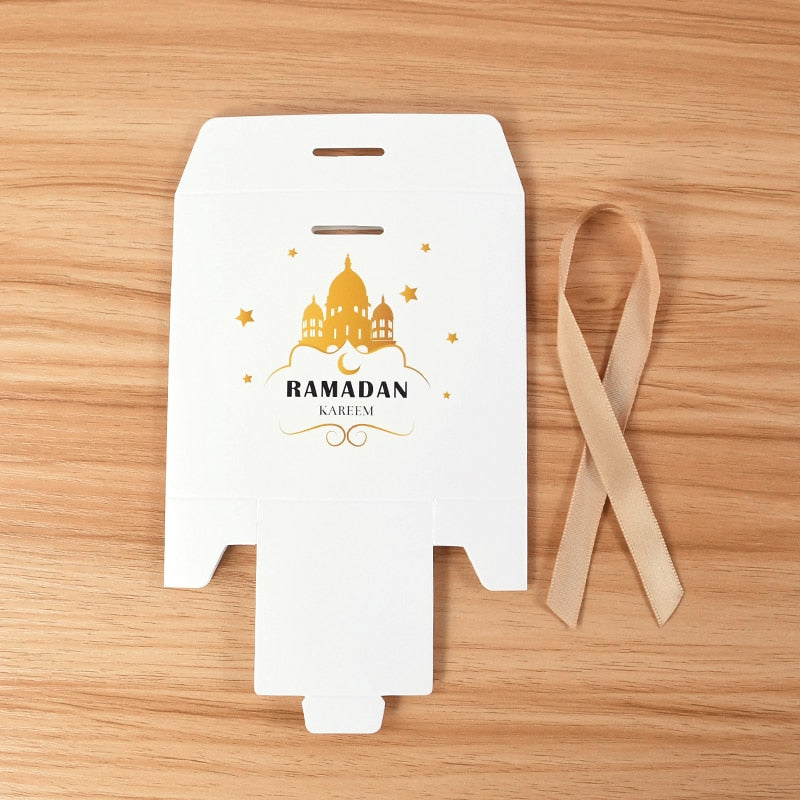 Aesthetic Eid Gift Boxes (Gold and White)